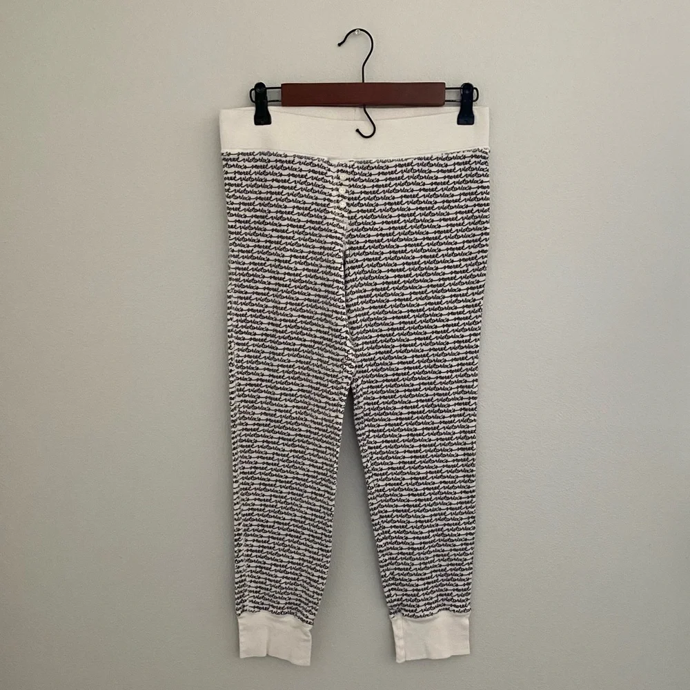 Women’s Victoria’s Secret White Cursive Logo Pattern Thermal Pajama Set Size S - Picture 7 of 11